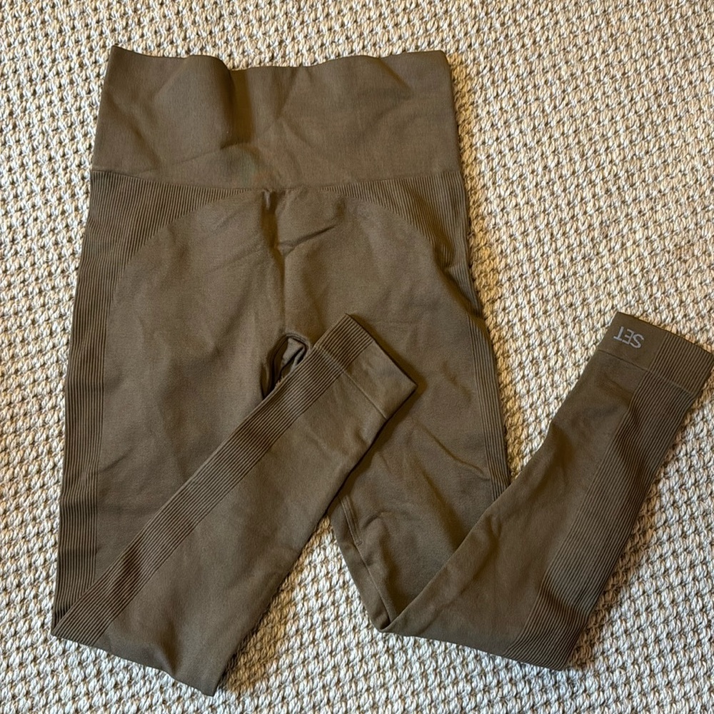 Set Active leggings size S in color “Penny”